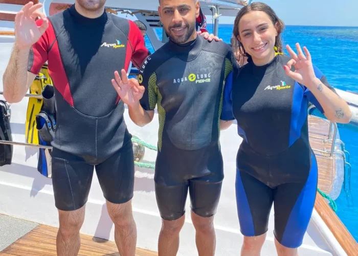 Try Scuba Diving Hurghada with Diving Mentor - PADI Discovery Dive in the Red Sea for beginners.