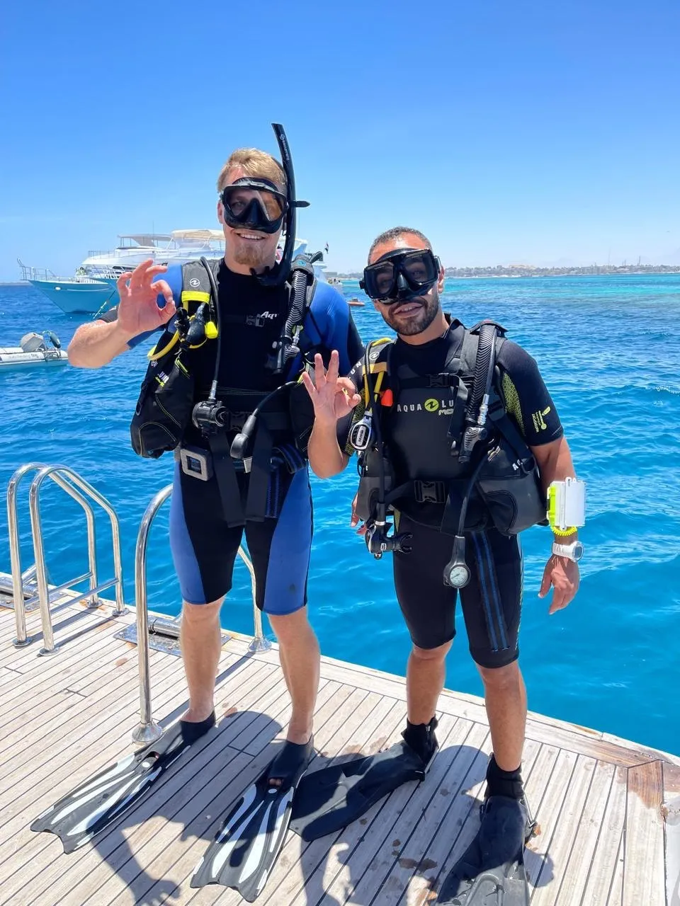 Successful PADI Specialty course students training at 40 meters depth in Hurghada with Diving Mentor Academy